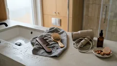 Cabelo que parece não crescer depois do verão — hábitos simples que reduzem a quebra e mostram progresso